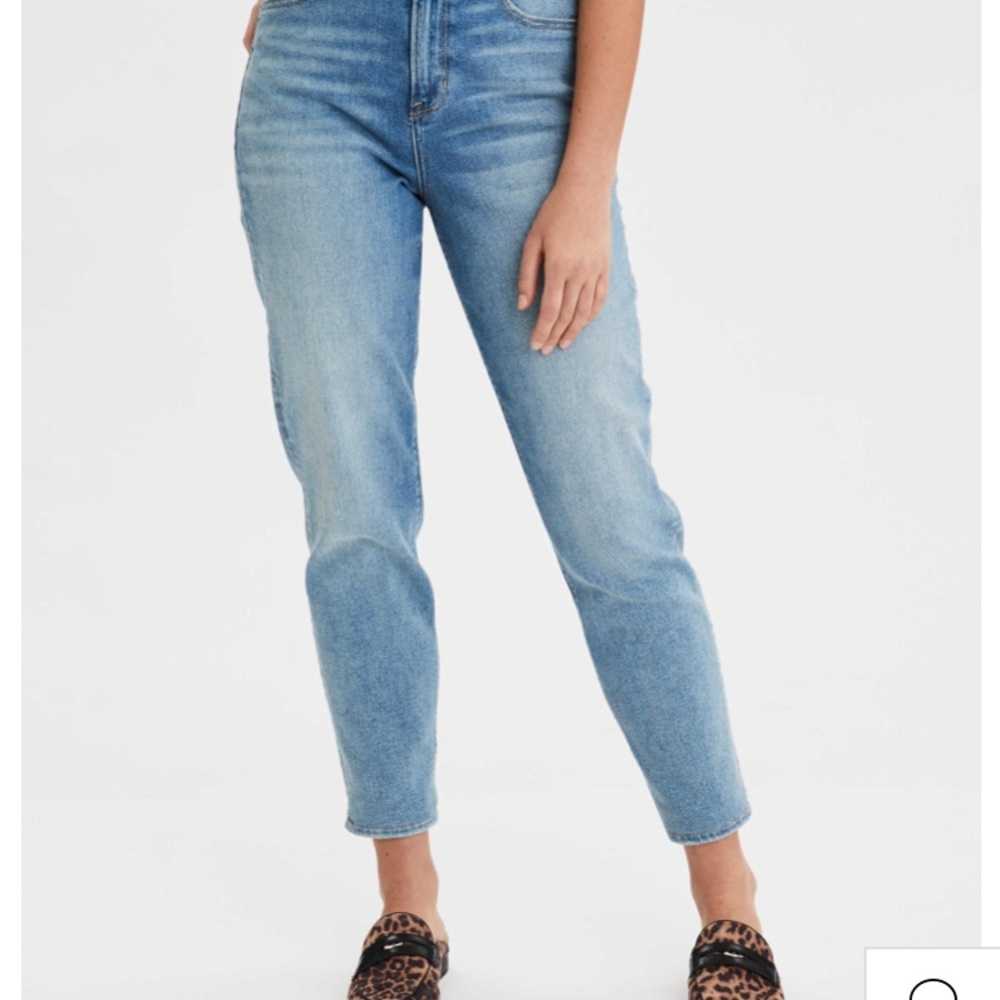 American Eagle Curvy stretch Mom Jean 4 Short